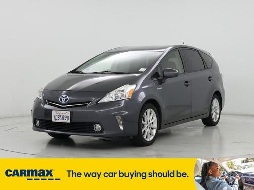 2014 Toyota Prius v Five