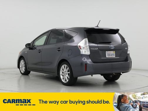 2014 Toyota Prius v Five