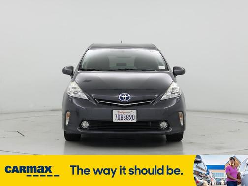 2014 Toyota Prius v Five