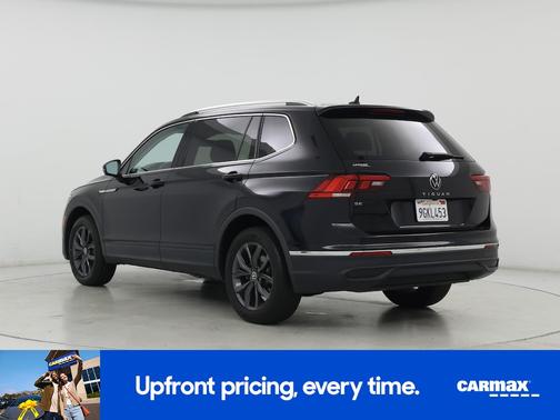 Black 2023 Volkswagen Tiguan SE