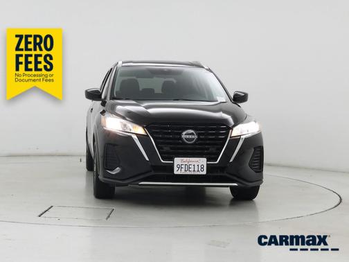 Black 2023 Nissan Kicks SV