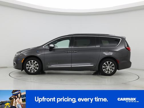 Gray 2023 Chrysler Pacifica Hybrid Pinnacle
