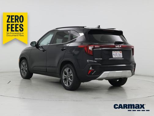 Black 2024 Kia Seltos S