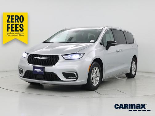 Silver 2024 Chrysler Pacifica Limited