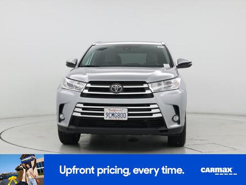 Silver 2019 Toyota Highlander XLE