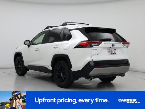 White 2022 Toyota RAV4 Hybrid SE