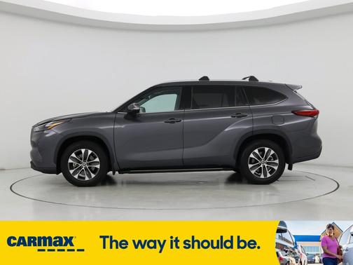 2022 Toyota Highlander Hybrid XLE