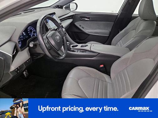 White 2019 Toyota Avalon XSE