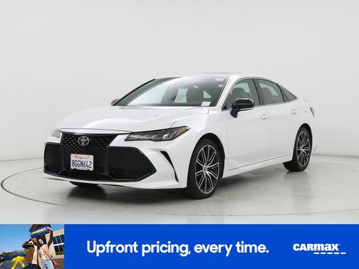 White 2019 Toyota Avalon XSE