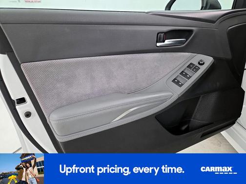 White 2019 Toyota Avalon XSE