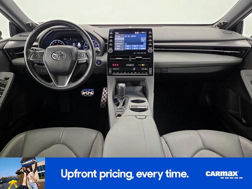 White 2019 Toyota Avalon XSE