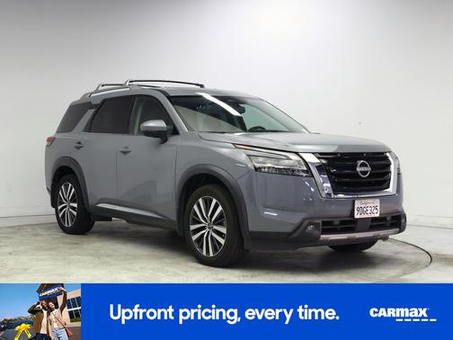 Gray 2022 Nissan Pathfinder Platinum