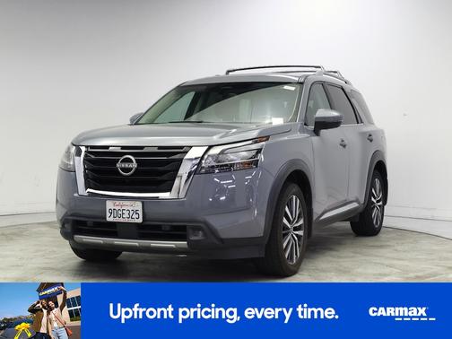 Gray 2022 Nissan Pathfinder Platinum