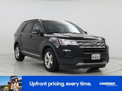 Black 2018 Ford Explorer XLT