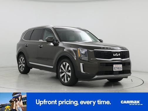 Green 2022 Kia Telluride S