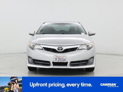 Silver 2014 Toyota Camry SE
