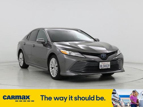 2019 Toyota Camry Hybrid XLE