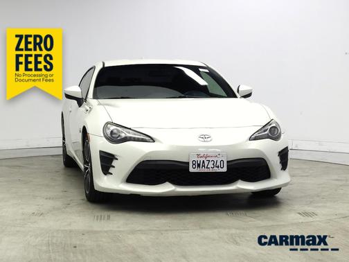 White 2017 Toyota 86