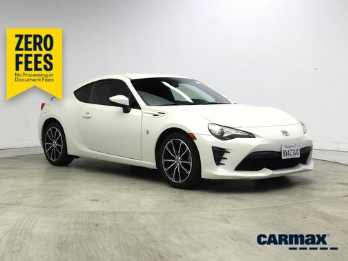 White 2017 Toyota 86