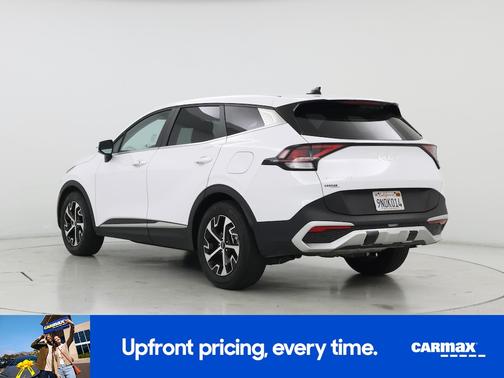 White 2025 Kia Sportage EX