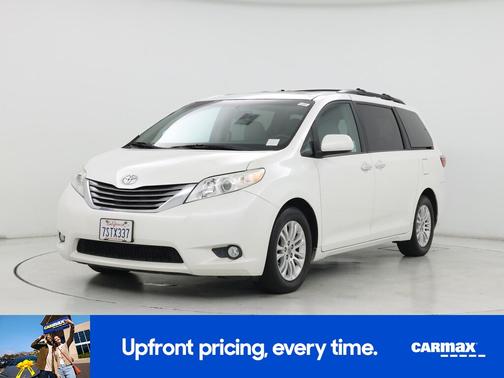 White 2016 Toyota Sienna XLE Auto Access Seat