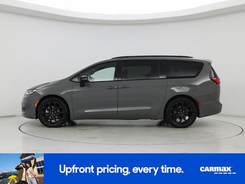 Gray 2025 Chrysler Pacifica Limited