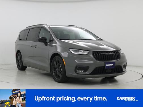 Gray 2025 Chrysler Pacifica Limited