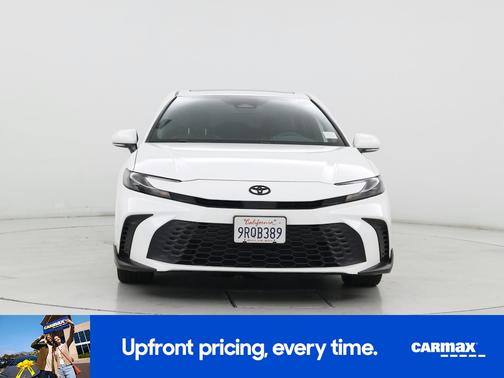 White 2025 Toyota Camry SE