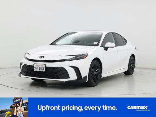 White 2025 Toyota Camry SE