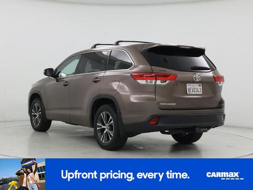 Brown 2018 Toyota Highlander LE