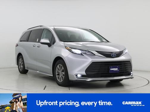 2023 Toyota Sienna XLE
