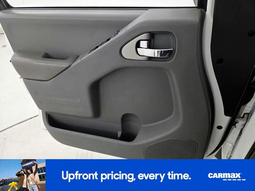 White 2019 Nissan Frontier SV