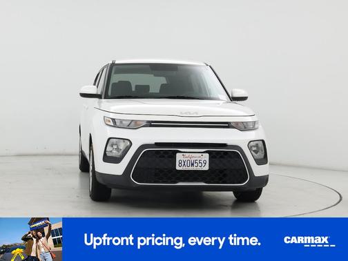 White 2022 Kia Soul LX