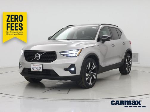Gray 2024 Volvo XC40 B5 Ultimate Dark Theme