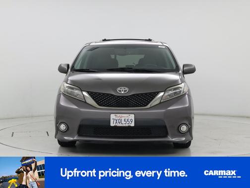 Gray 2017 Toyota Sienna SE Premium