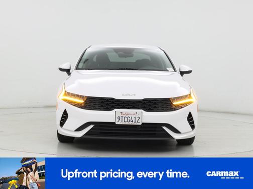 White 2022 Kia K5 LXS