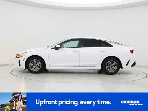 White 2022 Kia K5 LXS