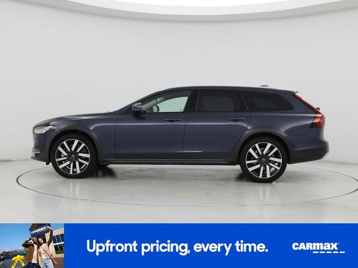 2022 Volvo V90 Cross Country B6