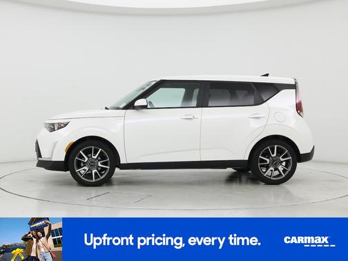 White 2024 Kia Soul EX