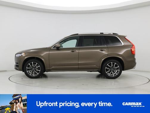 Gold 2017 Volvo XC90 T6 Momentum