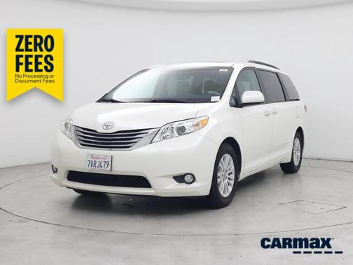 White 2017 Toyota Sienna XLE Premium