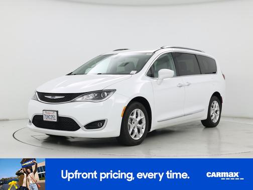 White 2017 Chrysler Pacifica Touring L-Plus