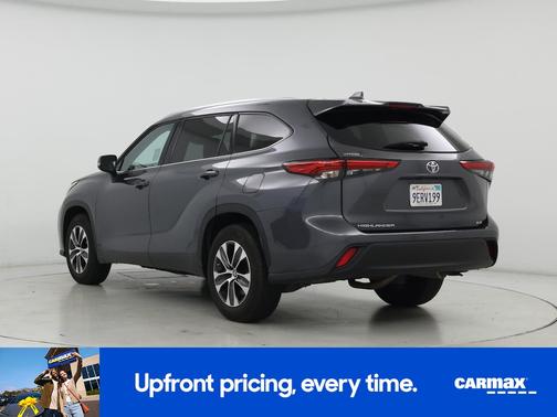 Gray 2020 Toyota Highlander XLE