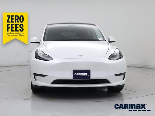 White 2024 Tesla Model Y Long Range