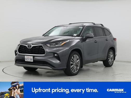 Gray 2022 Toyota Highlander Platinum