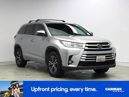 Silver 2017 Toyota Highlander LE