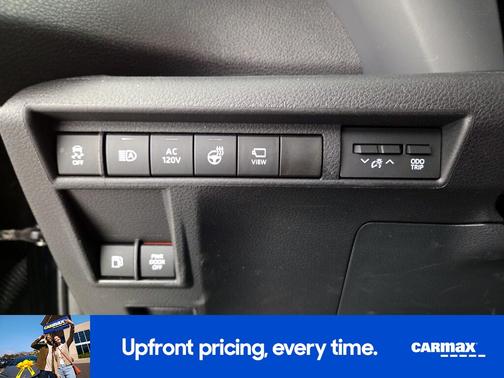 2025 Toyota Sienna Platinum