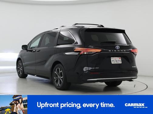 2025 Toyota Sienna Platinum