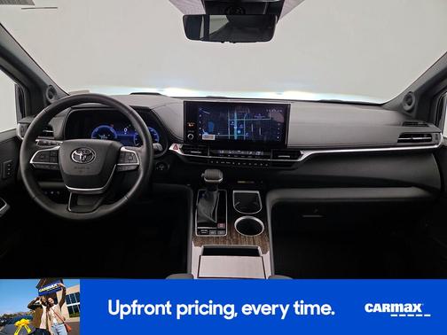 2025 Toyota Sienna Platinum