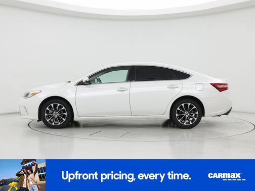 White 2017 Toyota Avalon XLE